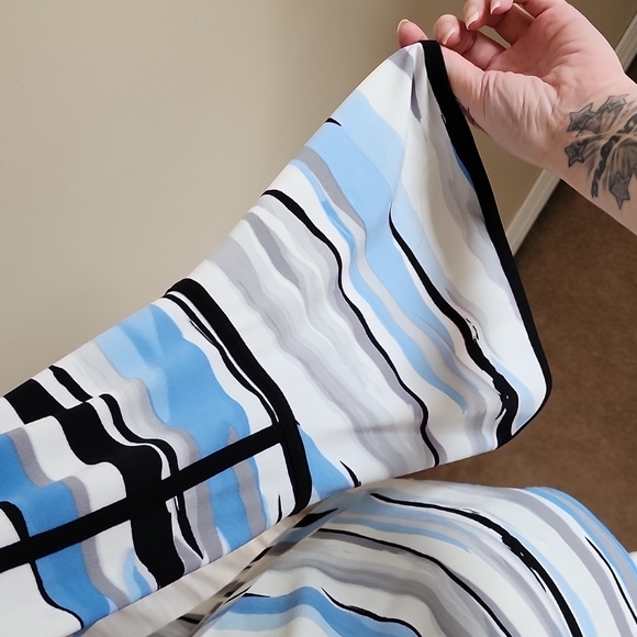 Calvin Klein Long Sleeve Shirt - Picture 2 of 5